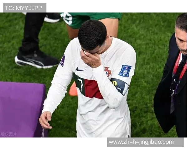 足球巨星泪洒赛场背后原因揭晓球迷感动落泪心酸瞬间引发热议